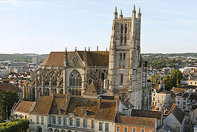 La cathédrale Saint-Étienne et son architecture : 850 ans d’histoire